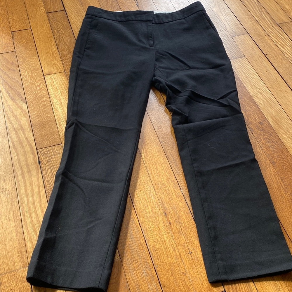 J Crew pants size 2 with pockets!! Comfy and cute